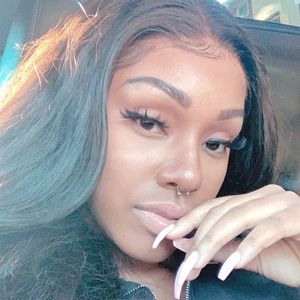 Meet your Posher, Consuela